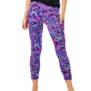 Lilly Pulitzer Luxletic Weekender leggings Purple Berry Colony Conga print.Sz M